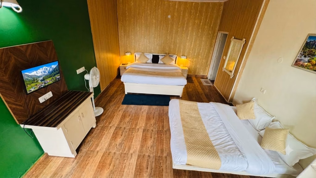 Twin beds in Deluxe room 203